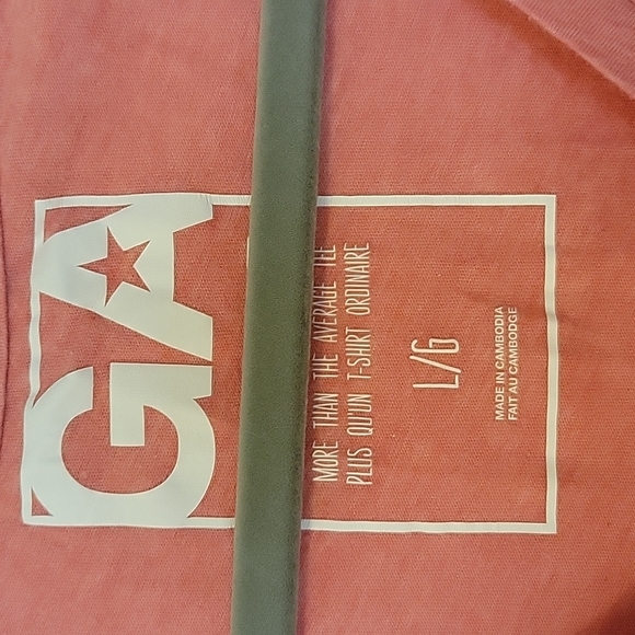 Pink V-Neck Garage Tee Size L - Picture 3 of 3